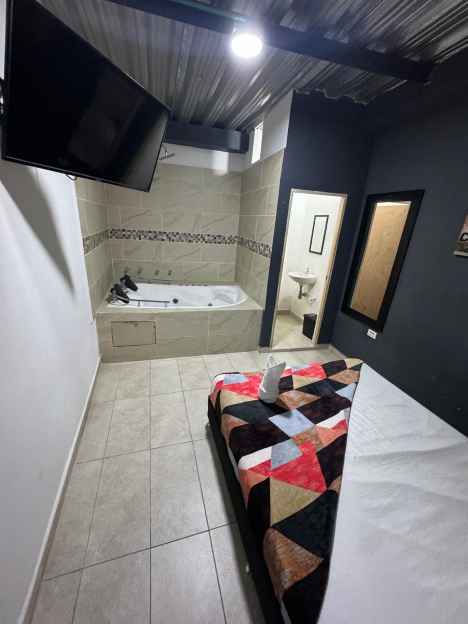Hotel Select Медельин Экстерьер фото