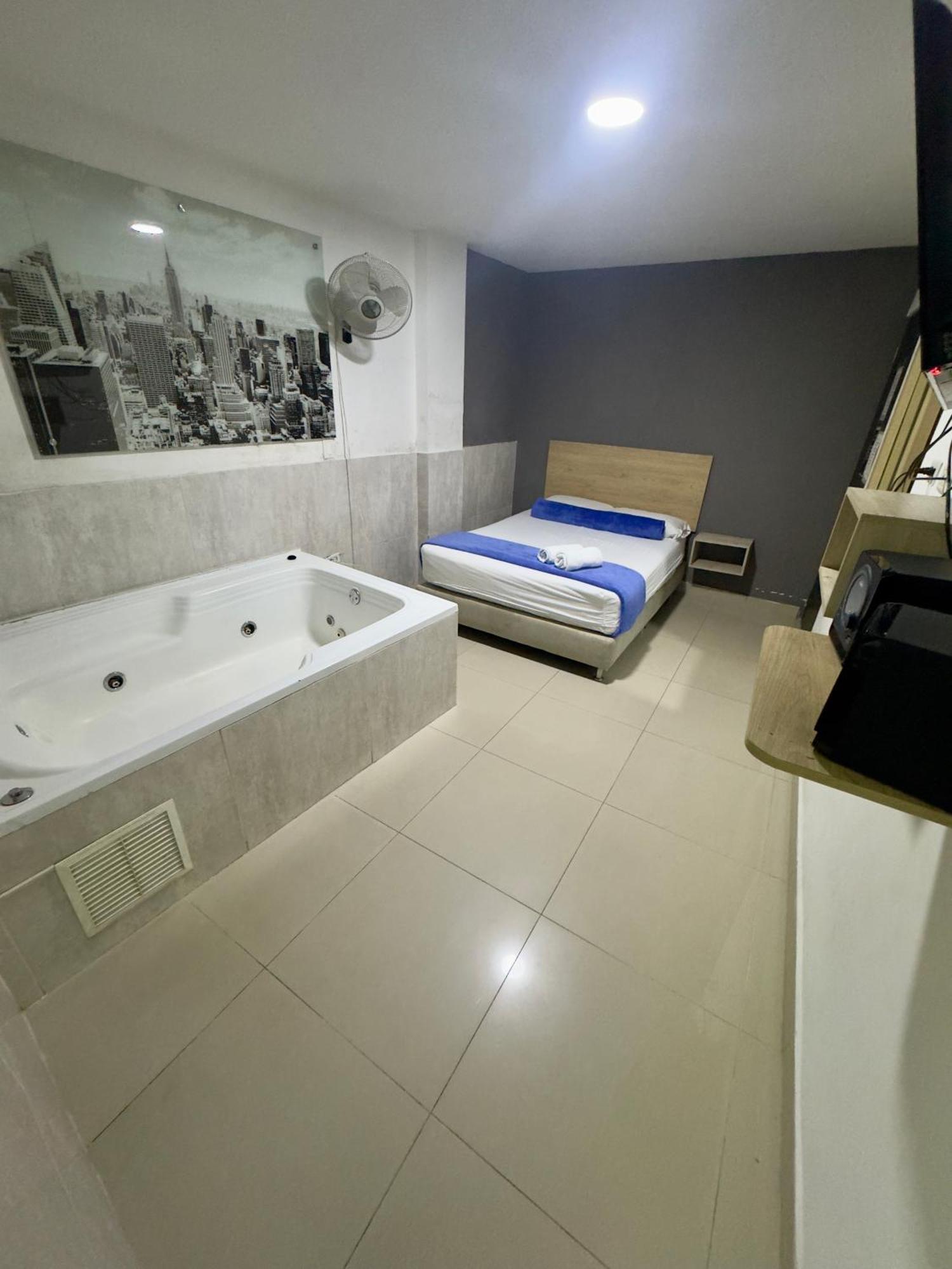Hotel Select Медельин Экстерьер фото